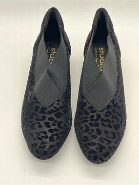 Studio Handmade in Portugal Black Leopard-Texture Slip-On shoes